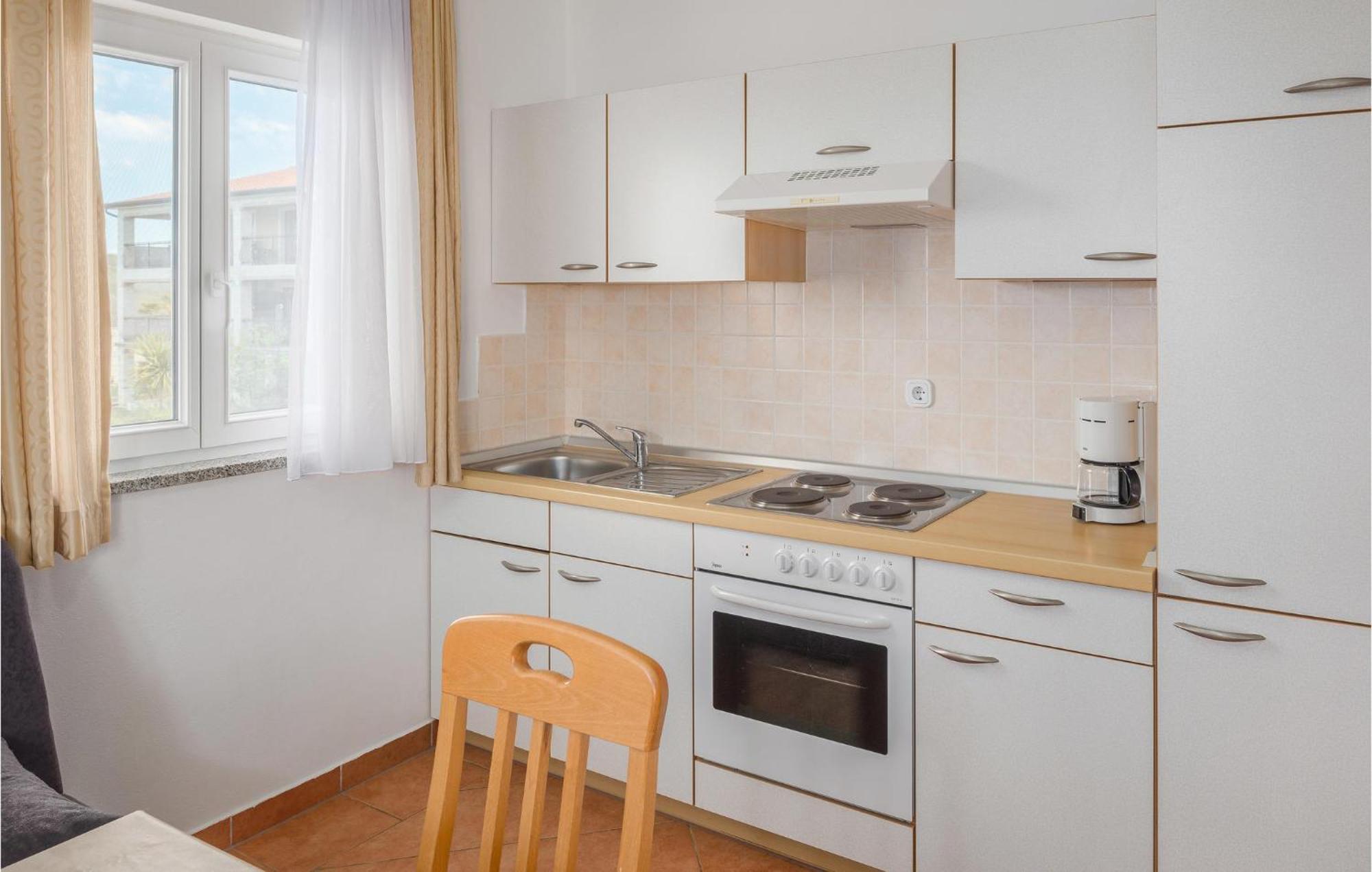 1 Bedroom Beautiful Apartment In Poreč Extérieur photo