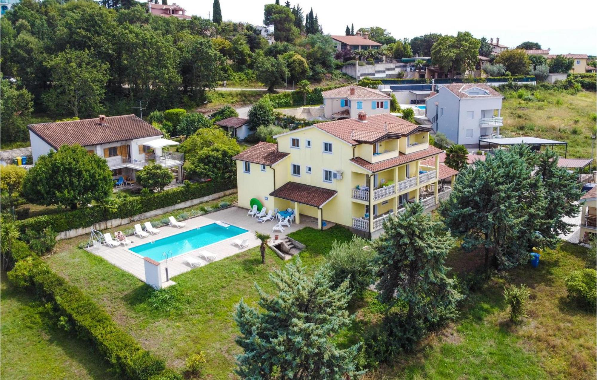 1 Bedroom Beautiful Apartment In Poreč Extérieur photo